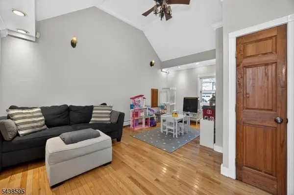 245 N 11Th St, Kenilworth Boro, NJ 07033