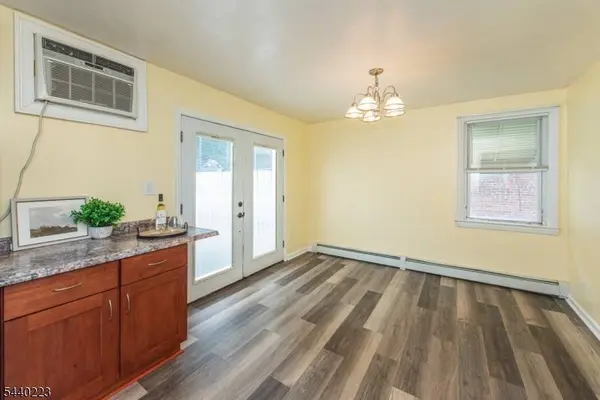 7 Hobart Pl, Clifton City, NJ 07011