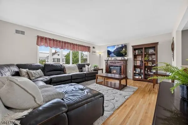 12 William St, Saddle Brook Twp., NJ 07663