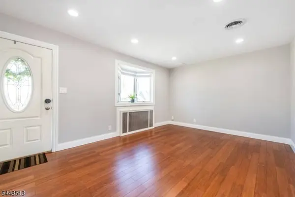 40 Winslow Ter, Fair Lawn Boro, NJ 07410