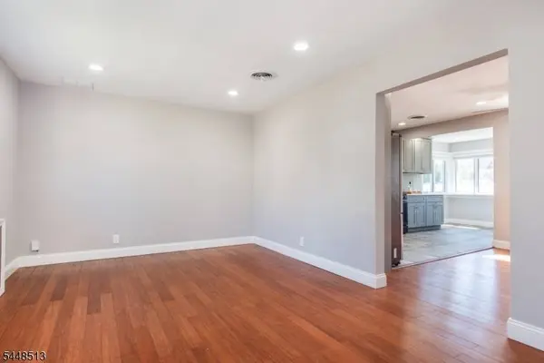 40 Winslow Ter, Fair Lawn Boro, NJ 07410