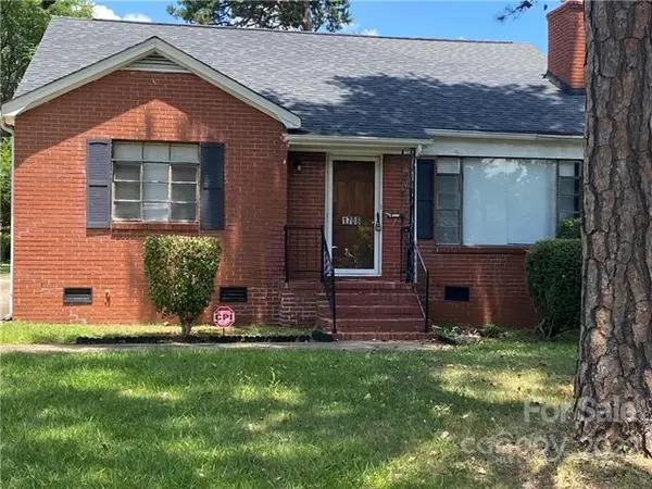 1708 Madison Ave, Charlotte, NC 28216-5413