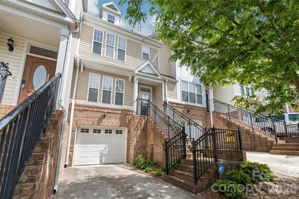 7111 Founders Club CT, Charlotte, NC 28269