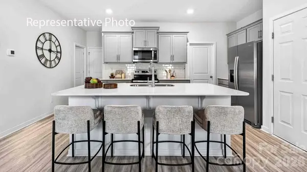 5560 Pamplona WAY, Charlotte, NC 28214