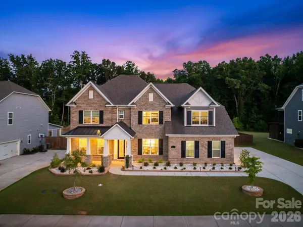 809 Brown Creek DR, Matthews, NC 28104