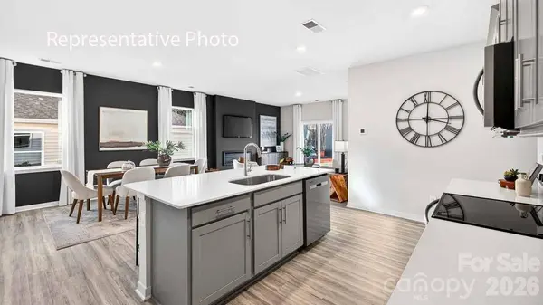 5560 Pamplona WAY, Charlotte, NC 28214