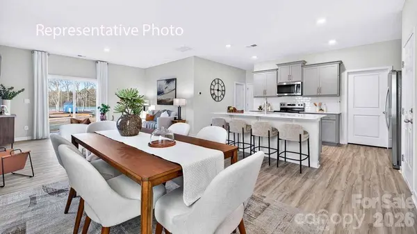 5560 Pamplona WAY, Charlotte, NC 28214