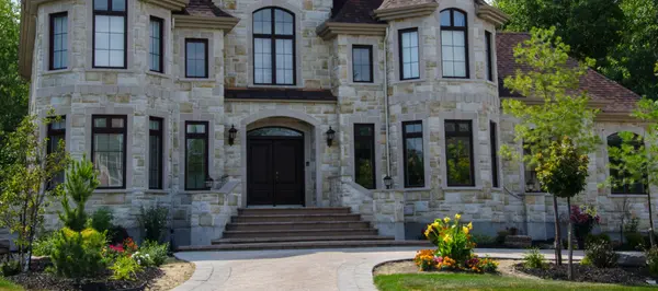 Laura Garcia Realtor Detriot Real Estate Agent (8)