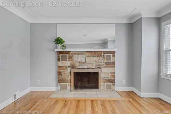 6821 N Lafayette ST, Dearborn Heights, MI 48127