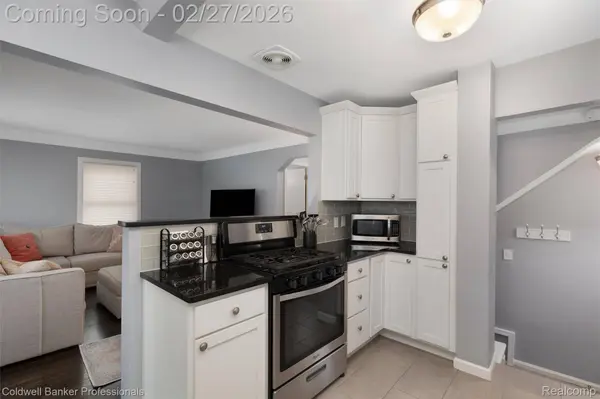 2427 Harvard RD, Berkley, MI 48072