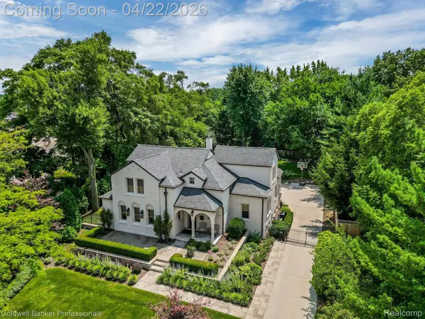 3 POPLAR PARK BLVD, Pleasant Ridge, MI 48069