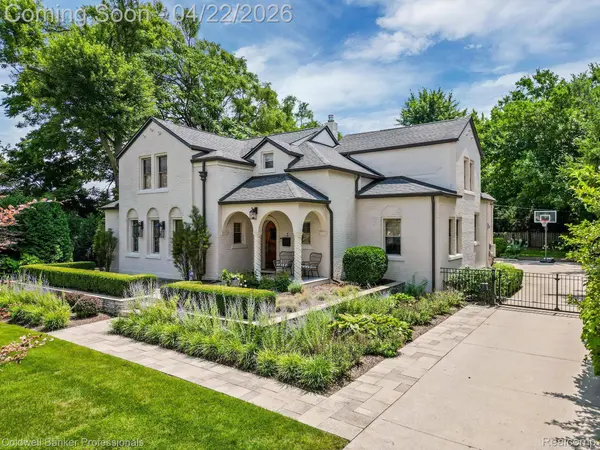 3 POPLAR PARK BLVD, Pleasant Ridge, MI 48069