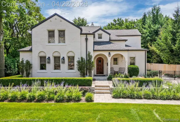 3 POPLAR PARK BLVD, Pleasant Ridge, MI 48069