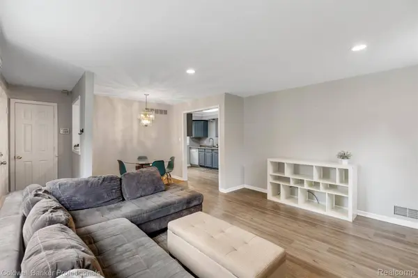 21381 Kipling ST, Oak Park, MI 48237