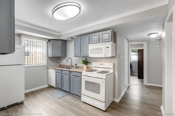 21381 Kipling ST, Oak Park, MI 48237