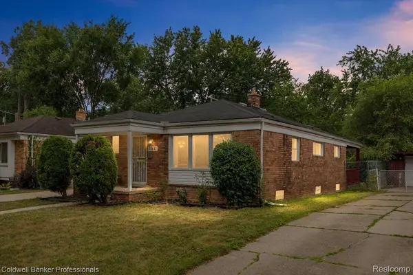 21381 Kipling ST, Oak Park, MI 48237