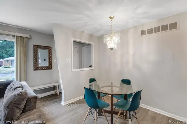 21381 Kipling ST, Oak Park, MI 48237