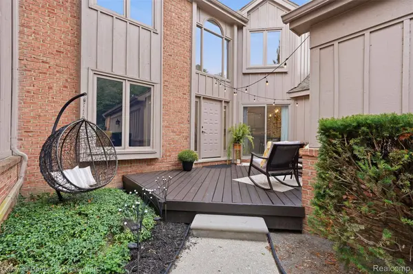 28625 Auburn CT, Farmington Hills, MI 48331