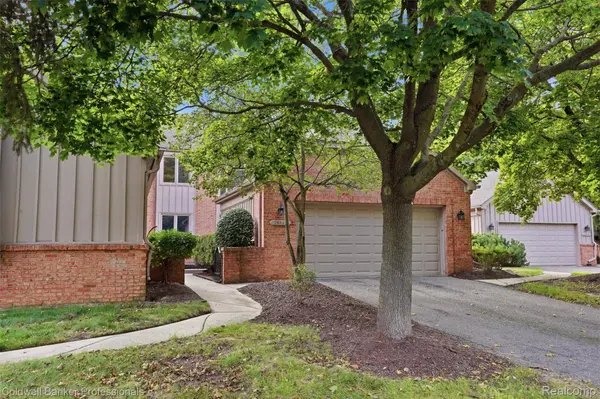 28625 Auburn CT, Farmington Hills, MI 48331