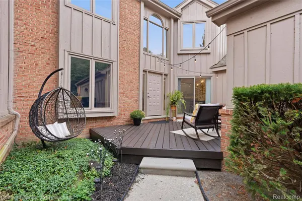 28625 Auburn CT, Farmington Hills, MI 48331