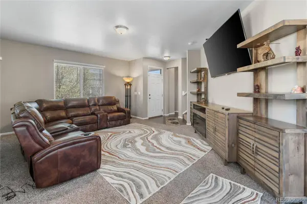 6271 N Genoa ST, Aurora, CO 80019