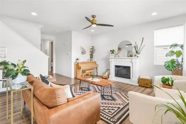 409 Overbrook LN, Longmont, CO 80504