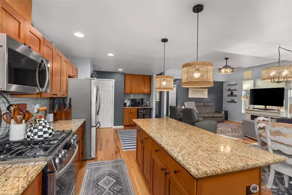 20 E Tall Timber LN, Shelton, WA 98584