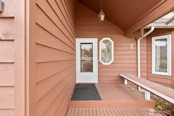 141 E Deer Creek RD, Shelton, WA 98584