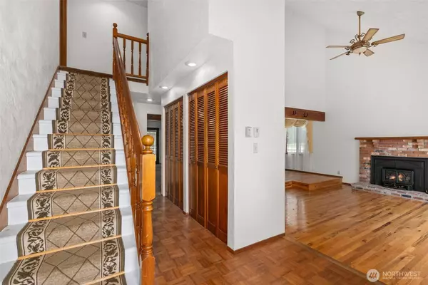 141 E Deer Creek RD, Shelton, WA 98584