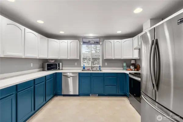 1311 E Island Lake DR, Shelton, WA 98584