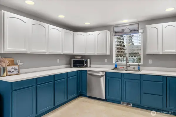 1311 E Island Lake DR, Shelton, WA 98584