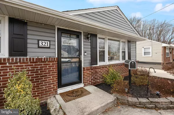 321 MAY AVE, West Deptford, NJ 08096