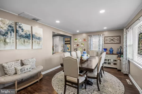 321 MAY AVE, West Deptford, NJ 08096