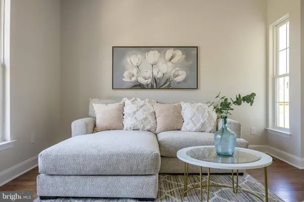 48 PARRY DR, Hainesport, NJ 08036