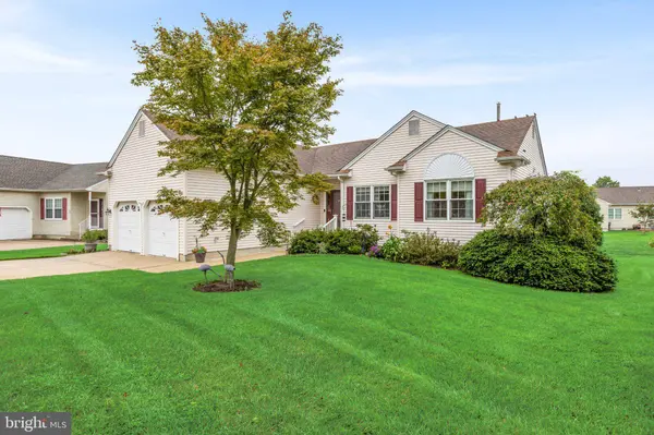 11 TARA LN, Delran Twp, NJ 08075