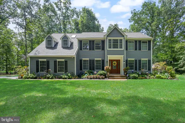 14 MAPLE TREE DR