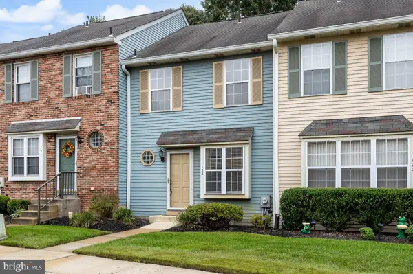 122 CAMBER LN, Mount Laurel, NJ 08054