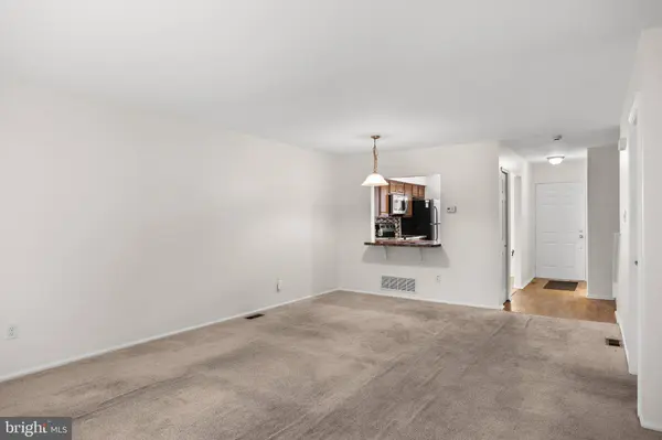 122 CAMBER LN, Mount Laurel, NJ 08054