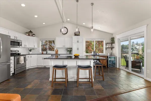 8110 E Sommerset Dr, Spokane, WA 99217