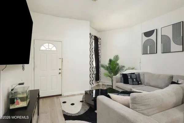 92 Chestnut Street, East Orange, NJ 07018