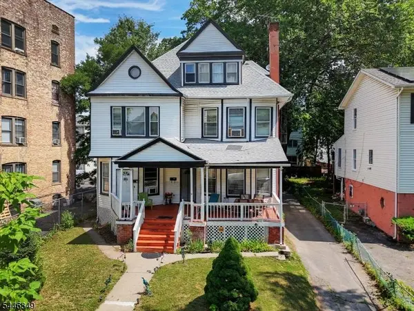 92 Chestnut St