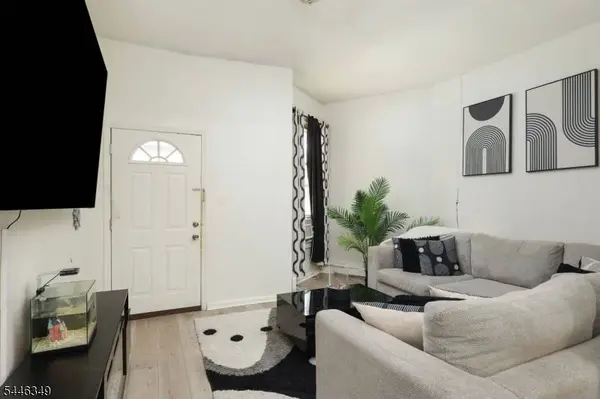 92 Chestnut St, East Orange City, NJ 07018