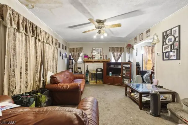 37 Newfield St, East Orange City, NJ 07017