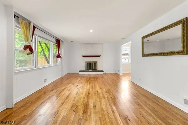 29 Devonshire Ter, West Orange Twp., NJ 07052