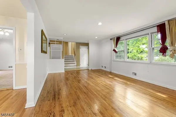 29 Devonshire Ter, West Orange Twp., NJ 07052