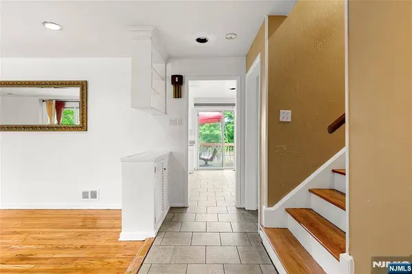29 Devonshire TER, West Orange, NJ 07052
