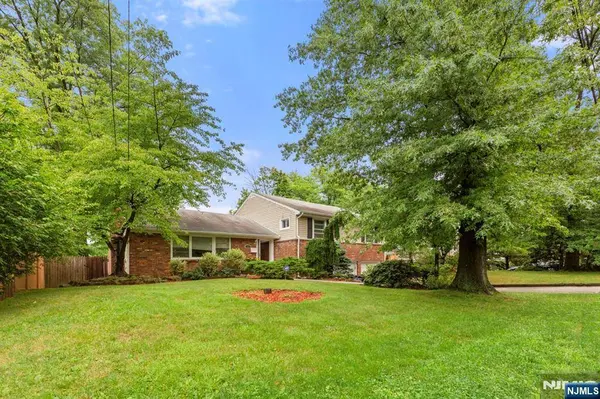29 Devonshire TER, West Orange, NJ 07052