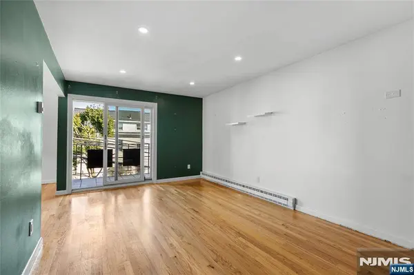 191 Palisade AVE #2C, Cliffside Park, NJ 07010