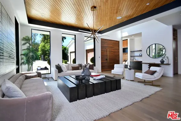 4544 Woodley Ave, Encino, CA 91436