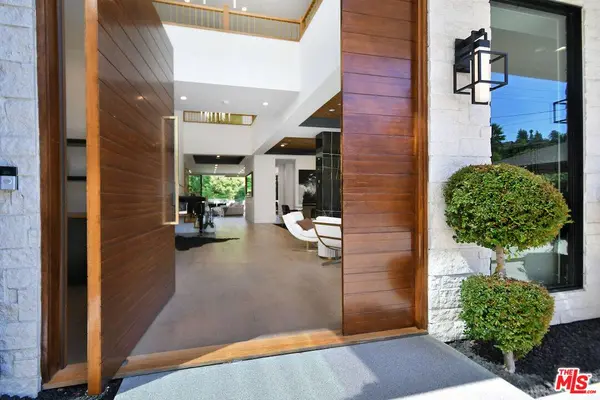 4544 Woodley Ave, Encino, CA 91436